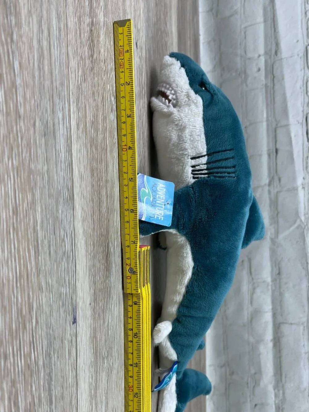 NWT ADVENTURE NEWPORT AQUARIUM'S REALISTIC SHARK PLUSH/STUFFED ANIMAL 13”